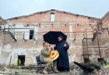 Пам’ять, біль і сила: Ніно Катамадзе на руїнах Будинку офіцерів у Вінниці