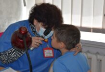 У Бершаді лікарі «Охматдиту» обстежили понад 300 дітей — виїзна акція за підтримки БФ «МХП-Громаді»