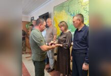 Батькам загиблого Героя з Вінниччини вручили орден сина