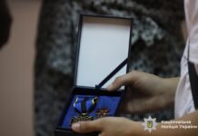 Двох поліцейських Вінниччини посмертно відзначили «Комбатантським хрестом»