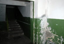 У Козятині жінку оштрафували за обливання сусідки нечистотами