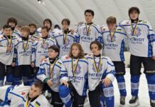 Вінницькі хокеїсти відкрили сезон сріблом на турнірі в Києві