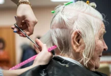 У Вінниці до Міжнародного дня людей похилого віку робитимуть безкоштовні зачіски