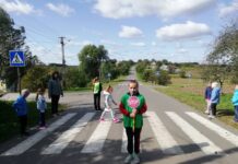 Увага, діти на дорозі: ювенальна поліція Вінниччини закликає водіїв та школярів до обережності