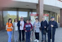 У Вінниці незрячим влаштували тренінг з орієнтування на площі Василя Стуса