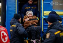 У Вінниці зустріли евакуаційний потяг із прифронтових областей