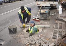 У Вінниці на Хмельницькому шосе встановлюють удосконалені люки