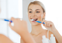 Як правильно чистити зуби, щоб вони залишались здоровими і білими