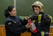 У Вінниці рятувальники навчали семикласників діяти в екстрених ситуаціях