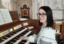 Унікальний інструмент у Барському костелі: Вікторія Мала вже 9 років грає на 120-річному органі Вікторія Мала вже 9 років грає на 120-річному органі