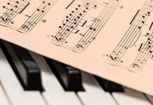 Ладижинська дитяча музична школа отримала нове обладнання від фонду «МХП-Громаді»