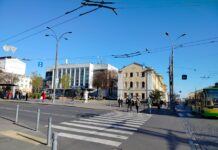 У Вінниці розпочали облаштування доступного простору на майдані Небесної Сотні