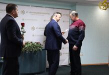 Нагрудний знак «Відмінник енергетики України» отримав електромонтер з Вінниччини