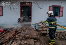 У Вінниці вогонь охопив частину будинку: причина пожежі встановлюється