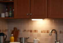 Тушкована капуста з копченими сосисками – бюджетна домашня класика