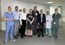 Вінницькі кардіохірурги врятували життя чоловіка з проникаючим пораненням серця