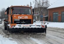 У Вінниці комунальні служби працюють у посиленому режимі через снігопади та мороз