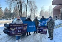 Підтримка фронту триває: у Ладижині благодійники передали авто десантникам