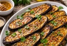 Печені баклажани з медово-гірчичним соусом