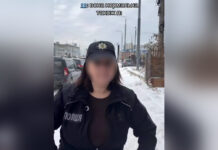 У Вінниці оштрафували 19-річну дівчину за незаконне використання поліцейської символіки: ВІДЕО