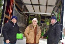 Школярі та педагоги Брацлавського ліцею №1 придбали вуличні тренажери для ветеранів і громади