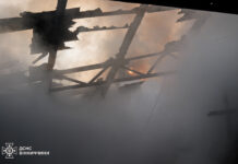 У Вінниці горіла прибудова з автозапчастинами