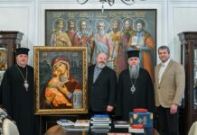 Народний художник Володимир Козюк передав ікону Вселенському Патріарху