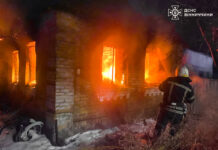 На Вінниччині через дитячі пустощі з вогнем зайнявся житловий будинок