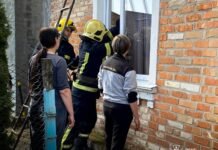 У Іллінцях дитина зачинилася в будинку