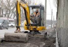 Понад 3 кілометри доступності: на вулиці Зулінського розпочали масштабне облаштування безбар’єрного простору