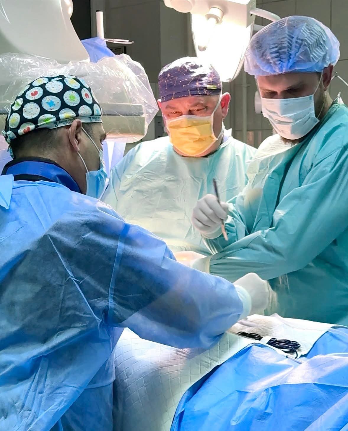 У Вінниці 84-річному пацієнту замінили клапан серця без розрізу грудної клітки