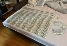 На Вінниччині у лікарів вилучили понад 2 млн грн під час обшуків