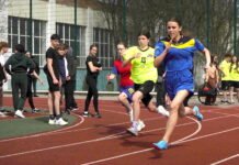 «Пліч-о-пліч»: вінницькі школярі змагалися у бігу, стрибках і метанні