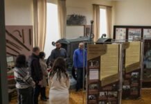 «Церковний рашизм»: у Вінниці відкрили виставку про релігійний інструмент російської пропаганди