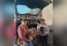 Великодній гостинець для захисників: у селі Митки зібрали допомогу на фронт