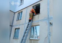 Зачинена у квартирі: у Вінниці врятували 85-річну жінку