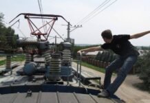 У Вінниці 14-річного підлітка вразило струмом на даху електропоїзда