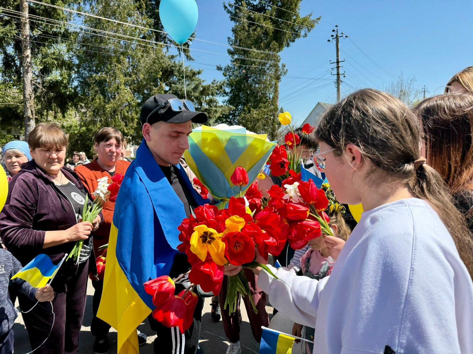 Бершадська громада зустріла звільненого з ворожого полону земляка Едуарда Арсенчука