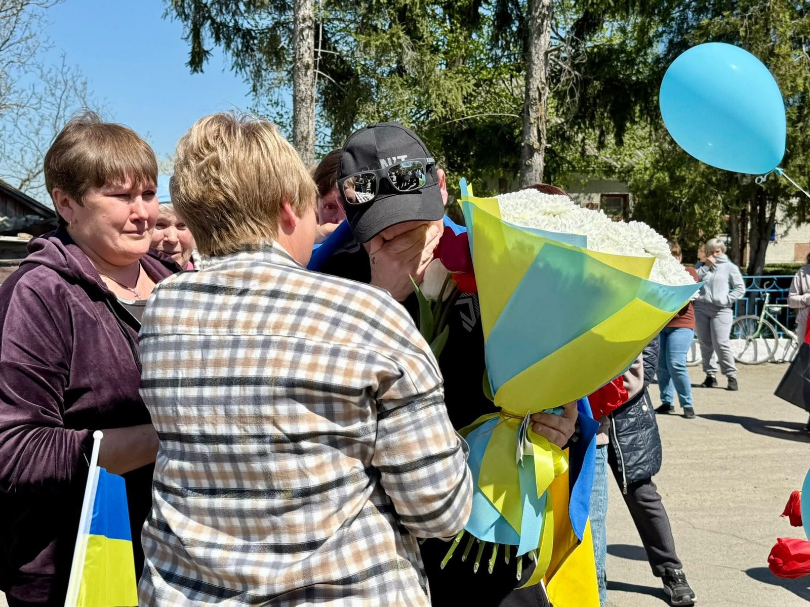 Бершадська громада зустріла звільненого з ворожого полону земляка Едуарда Арсенчука