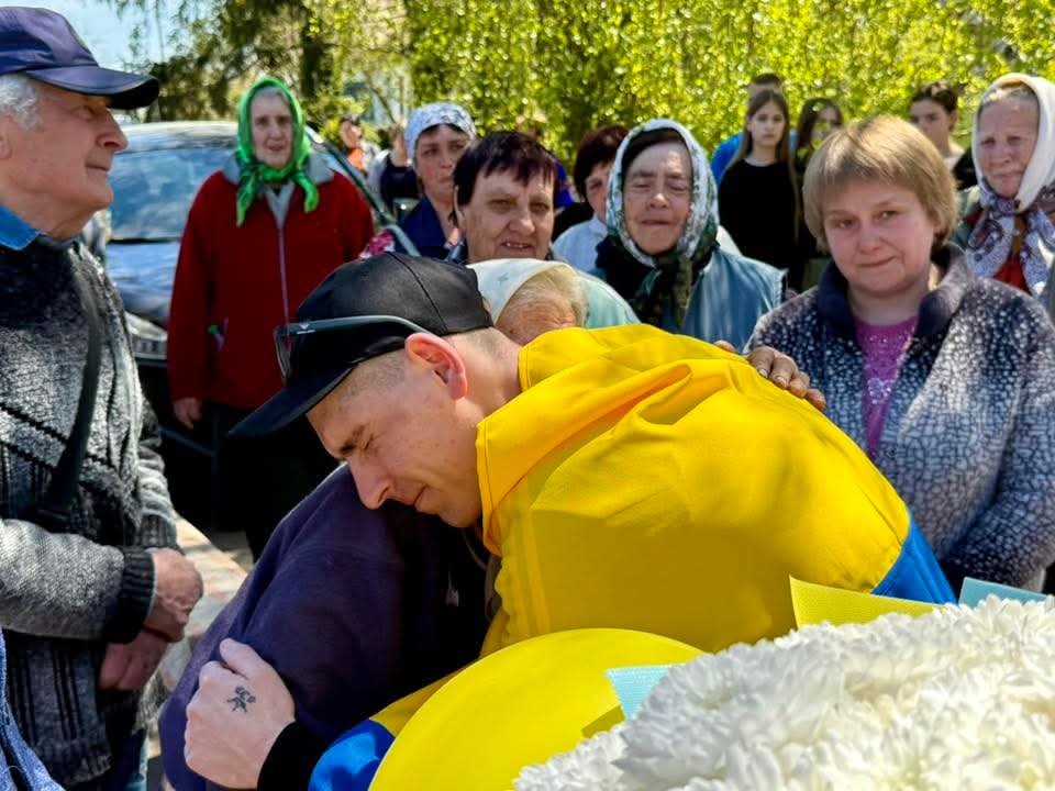 Бершадська громада зустріла звільненого з ворожого полону земляка Едуарда Арсенчука