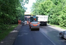 На Південному об’їзді Вінниці оновлюють дорожнє покриття
