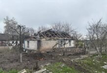 Сила в єдності: на Вінниччині громада гуртом відновлює будинок, пошкоджений ворожим БПЛА