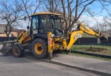 У Вінниці оновлюють водогін на вулиці Замковій