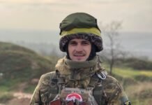25 кілометрів пішки через поля: військового з Вінниччини відзначили «Золотиий Хрестом» за порятунок побратимів