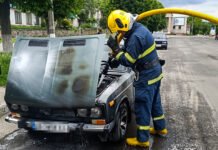 Легковик загорівся просто під час руху в Бершаді