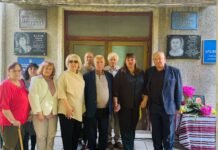 У Гайсині відкрили меморіальну дошку на честь легендарного редактора Юрія Ковча