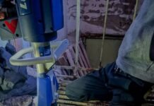 У Вінниці підліток застряг у міжповерховій металевій решітці
