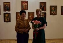 «Подільська ікона: керамічна версія»: у Вінниці відкрилася унікальна виставка сакрального мистецтва Вікторії Ніколаєвої