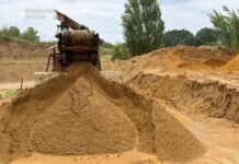 80 мільйонів гривень збитків: на Вінниччині викрили схему незаконного видобутку піску