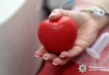Вінницькі поліцейські здали майже 70 літрів крові для поранених військових і цивільних